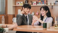 Chae Woo Gi di drama Korea Yumis Cell adalah seorang karyawan paling populer di kantor. (Foto: dok. SM Entertainment) 