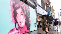 Sosok Amy Winehouse dikenal sebagai penyanyi dan pencipta lagu soul, jazz, dan R&B.  Foto: Getty Images/Jeff Spicer