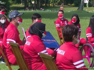 Jokowi Serahkan Bonus Atlet Paralimpiade, Peraih Emas Diganjar Rp 5,5 M