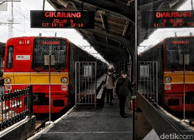 Pesona Stasiun Jakarta Kota yang Bersejarah