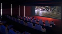 Rumah tersebut juga dipromosikan memiliki arena bowling empat jalur, bioskop dengan 50 kursi, lapangan golf, pusat kesehatan dan gym, salon kecantikan, bar jus, dan lapangan tenis.