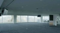 Tanpa pembayaran yang dilakukan pada bulan Juli, rumah itu ditempatkan di kurator yang diperintahkan pengadilan, sebuah alternatif penyitaan untuk transaksi real estat yang rumit.