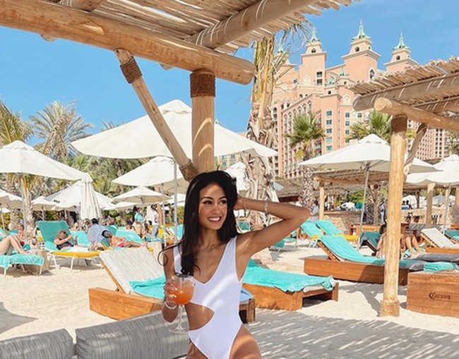 Sejak Februari, Priya bertugas di ICU untuk memantau kondisi pasien covid. Dia sempat cuti bertugas karena syuting untuk Love Island. Foto: dok. Instagram