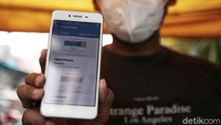 Untuk warga yang ingin masuk Jakarta Trade Center harus sudah vaksin minimal dosis 1.
