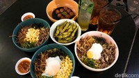 Beragam menu disajikan oleh RARA Ramen & Bar. Namun, menu andalan di sini adalah dry ramen yang mulur gurih. Foto: detikFood/Yenny Mustika Sari