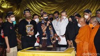 Dengan latar belakang patung Budha tidur terbesar di Indonesia, Sandiaga menyatakan Desa Bejijong menjadi prioritas pengembangan desa wisata Kemenparekraf. Desa ini akan terus dikembangkan sebagai desa wisata kampung Majapahit. Fungsi rumah-rumah Majapahit di desa ini juga akan dioptimalkan.