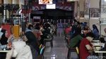 Suasana Food Court Solo yang Layani Makan di Tempat