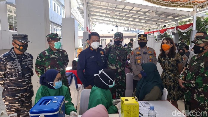 TNI-Polri mendorong UMKM di Jabar bertransformasi digital