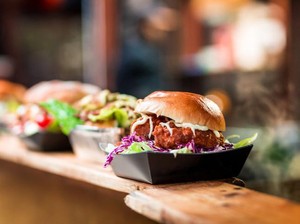 Penjual Burger Sukses Miliki 67 Hotel dan Efek Kesalahan Minum Kopi