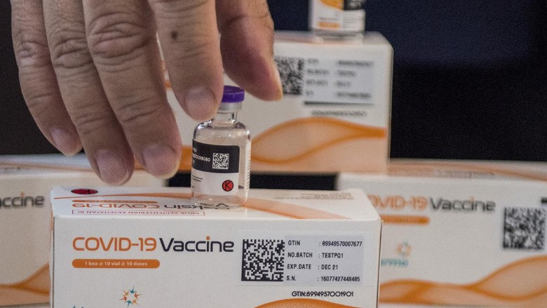 Vaksin Bio Farma dan Sinovac Apakah Sama? Ini yang Perlu Diketahui Kemasan vaksin COVID-19 diperlihatkan di Command Center serta Sistem Manajemen Distribusi Vaksin (SMDV), Bio Farma, Bandung, Jawa Barat, Kamis (7/1/2021). ANTARA FOTO/M Agung Rajasa/aww.