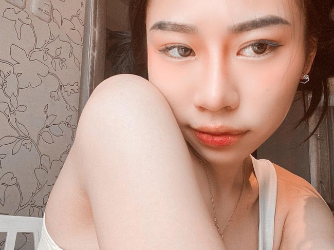 Baru-baru ini Vey kembali menjadi perbincangan karena mendapatkan hadiah ulang tahun spesial dari Hotman Paris. Hadiah ulang tahun itu berupa tas mewah keluaran dari merek ternama Christian Dior. Foto: Instagram/@veyrubyjane