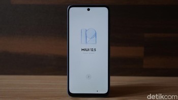 Redmi 10 hadir dengan MIUI 12.5 yang berbasis Android 11. Foto: detikINET/Anggoro Suryo Jati