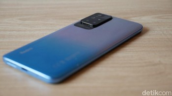 Susunan keempat kameranya juga dilengkapi dengan kamera ultra-wide 8MP, kamera makro 2MP, depth sensor 2MP, dan kamera depan 8MP. Foto: detikINET/Anggoro Suryo Jati