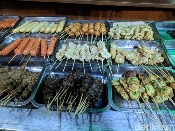 Nongkrong Seru di Angkringan Pak Jabrik yang Legendaris di Yogyakarta