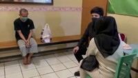 Aurel mengungkapkan rasa sedihnya karena kehamilannya diusik Savas. Aurel tidak kuasa menahan tangis saat berbicara dengan Savas (dok.istimewa)
