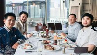 Pada salah satu kesempatan, Rudy juga pernah makan bersama salah satu politisi yaitu Basuki Tjahaja Purnama atau Ahok. Restoran mewah di gedung berlantai tinggi dipilih sebagai tempat pertemuan mereka. Foto: Instagram/_rudysalim