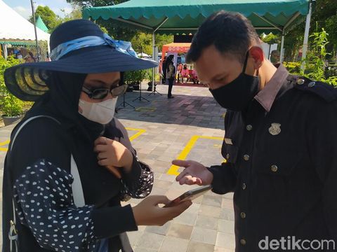 Hari Pertama Uji Coba Pembukaan Candi Borobudur Banyak Dijumpai Hambatan