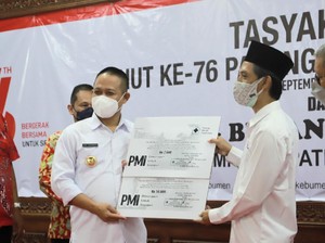HUT PMI Ke-76, Bupati Kebumen Sumbang 1 Unit Mobil