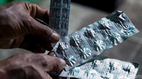 Terapi pengobatan ODGJ juga dilakukan dengan cara pengobatan alternatif. Penggunaan obat tetap diberikan, tetapi itu dilakukan hanya jika ada titipan dari keluarga pasien.