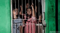 Terdapat 6 ruangan yang menampung ODGJ di Yayasan Daarul Miftah Mulia. Dari 6 ruangan, satu di antaranya adalah ruangan khusus ODGJ perempuan.