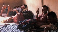 Banyak faktor yang menyebabkan seseorang mengalami gangguan jiwa seperti masalah ekonomi, keluarga, pekerjaan, ataupun faktor lain seperti neuroanatomi, neurofisiologis, dan neurokimia.