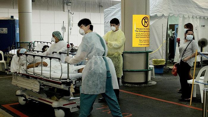 Singapura melaporkan kasus gejala berat dan angka pasien Corona rawat inap meningkat beberapa hari terakhir. Ratusan orang terinfeksi dari klaster perkantoran hingga asrama.