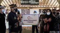 Desa Tamansari terus berupaya mengopimalkan digitalisasi dalam membangun dan memperluas pasar desa wisata. (Adrian Fanani/detikcom)