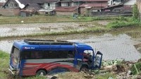 Kecelakaan beruntun itu terjadi menjelang masuk Kota Bukittinggi, Sabtu (18/9/2021). (Jeka Kampai/detikcom)