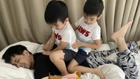 Jimmy Lin dan Kelly pun jarang sekali mengunggah foto berdua. Mereka memilih untuk memajang foto bersama buah hatinya. Dok. Instagram