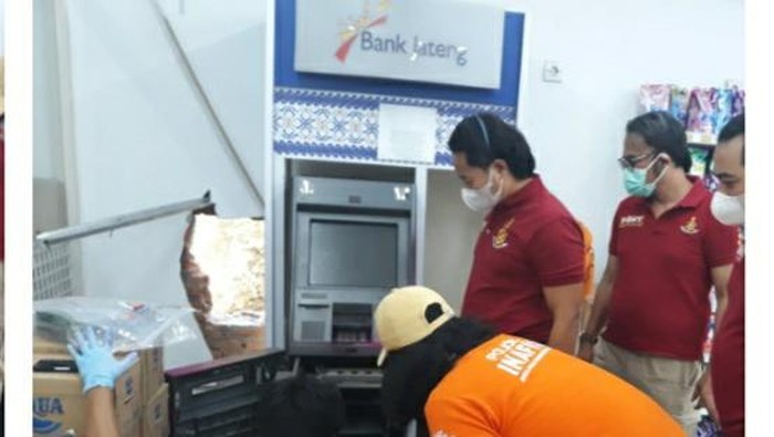 Mesin ATM yang dibobol di Semarang, Sabtu (18/9/2021).
