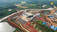 Bendungan yang berlokasi Kabupaten Lampung Timur, Provinsi Lampung ini merupakan kombinasi tipe bendungan beton gravity dan urugan batu dengan inti tegak. Tinggi bendungan mencapai 28,75 meter, panjang puncak 321,76 meter, lebar puncak 7 meter, dan luas genangan 2.313,96 Ha. Foto: Dok. Kementerian PUPR