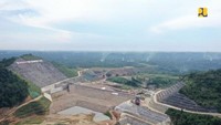 Pekerjaan konstruksi bendungan hingga saat ini telah mencapai progres sebesar 80,83%. Bendungan Margatiga nantinya akan digunakan untuk mengoptimalkan pemanfaatan air Sungai Way Sekampung khususnya di bagian hilir, dan sudah terintegrasi dengan dua bendungan lainnya yaitu Bendungan Way Sekampung yang baru saja diresmikan pada 2 September 2021 dan Bendungan Batutegi yang sudah selesai 2004.Foto: Dok. Kementerian PUPR