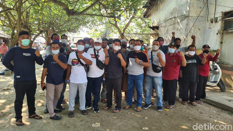 Pengelola-Pedagang Pantai Anyer Protes Dibilang Banyak Kerumunan Pengelola-Pedagang Pantai Anyer Protes Dibilang Banyak Kerumunan