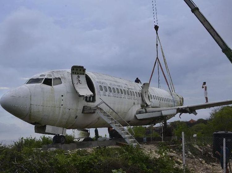 Pesawat Jet di Tebing Pantai Nyang Nyang Bali yang Curi Perhatian Dunia