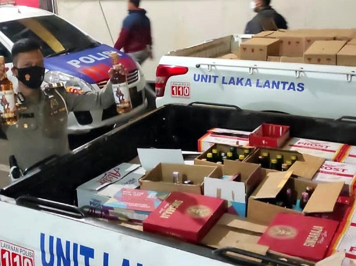 Polres Sukabumi Kota Bongkar bisnis minuman keras di perumahan