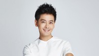 Aktor yang bernama lengkap Jimmy Lin Chih-Ying merupakan aktor yang bersinar di dekade 1990-an.  Foto: @jimmylin/ Instagram