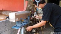 Awalnya, Resa membuat miniatur bus dengan ukuran 35 centimeter. Namun kini lulusan D3 Teknik Mesin UGM itu membuat miniatur bus dengan ukuran lebih besar, yakni panjang 60 CM, lebar 13 CM dan tinggi 17 CM atau menyesuaikan pesanan.