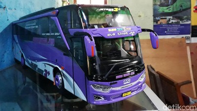 Awalnya Hobi, Pria Ini Bisnis Miniatur Bus Dibanderol Jutaan Rupiah