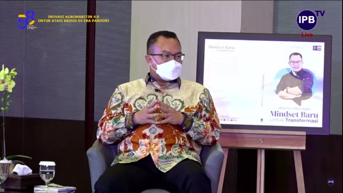Rektor IPB Arif Satria dalam acara Bincang (E)mas Rektor dan Launching Buku Rector’s Message: Mindset Baru Untuk Transformasi