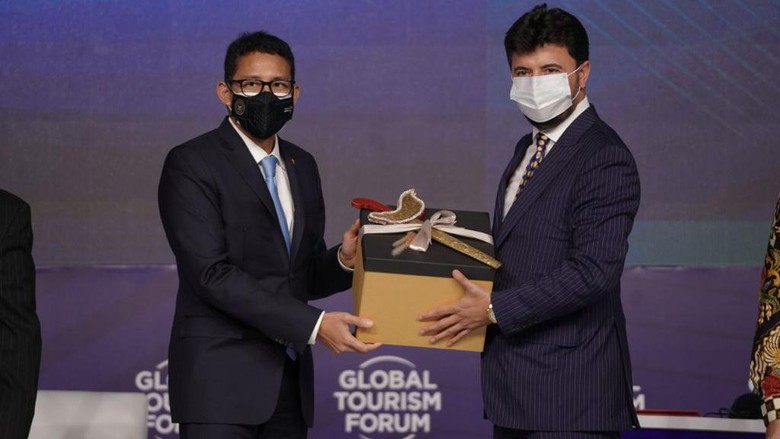 Sandiaga Uno Sandiaga Uno di event Global Tourism Forum.