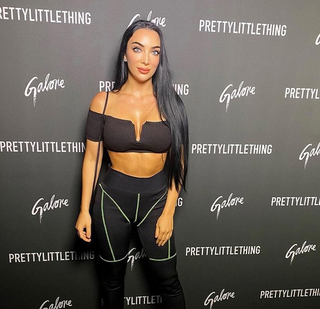 Setelah bergabung dengan OnlyFans awal tahun ini, dia mendapatkan stigma buruk. Dia kehilangan berbagai kerjaan di industri hiburan. Foto: dok. Instagram/@shahirabarry