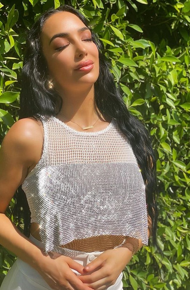 Shahira mengejar karier di Hollywood untuk menjadi model dan aktris. Sebelum namanya dikenal, Shahira bercita-cita menjadi guru. Namun dia sadar, dia terlalu seksi untuk pekerjaan guru.Foto: dok. Instagram/@shahirabarry