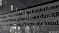 Bangunan Stasiun Pasar Senen sekarang bukanlah bangunan awal. Dahulu, ada stasiun yang jaraknya sekitar 100 meter dari lokasi sekarang.