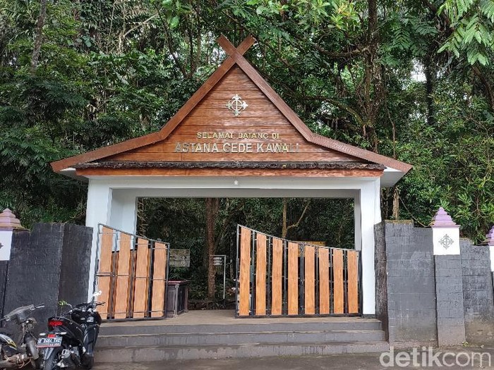 Astana Gede Kawali Ciamis Jejak Akhir Peradaban Kerajaan Sunda Galuh