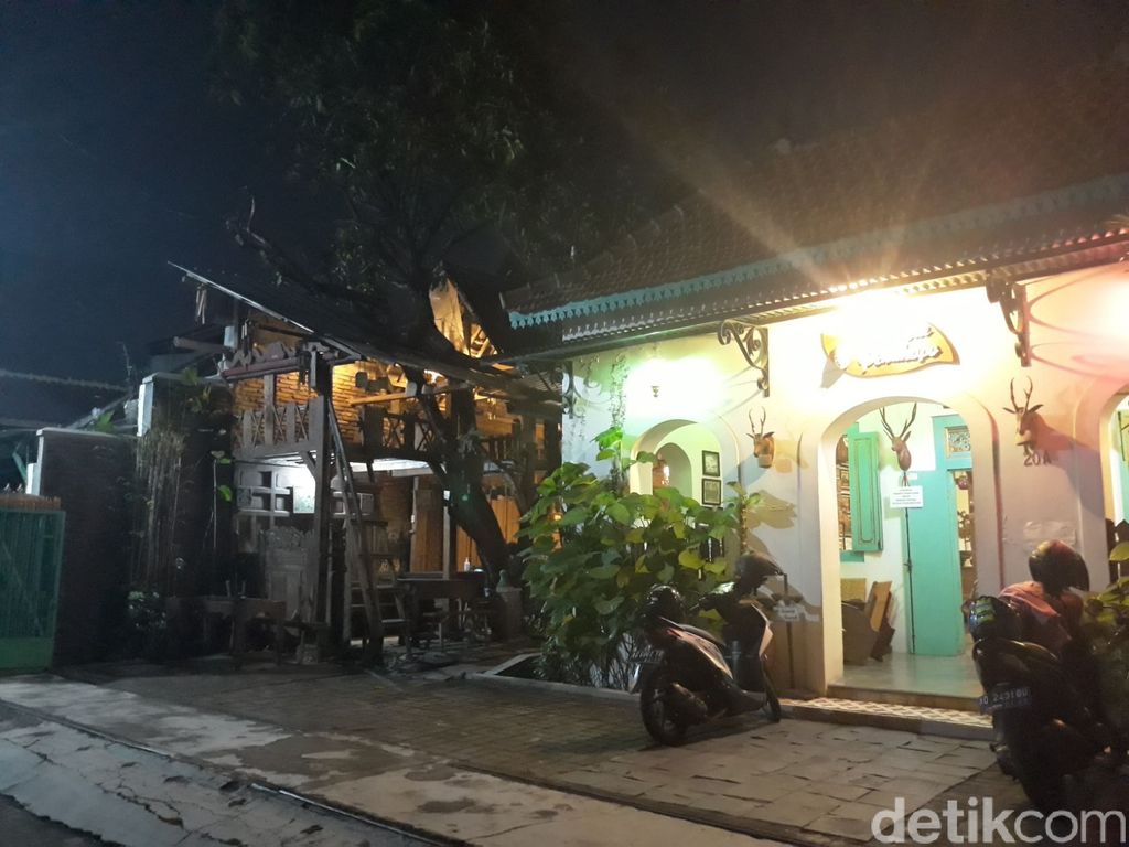 Wedangan Pendopo di Solo, Paduan Nuansa Jadul dan Sajian 'Jangan Ndeso'