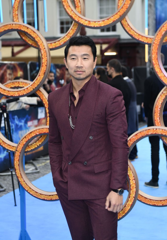 Aktor Simu Liu LONDON, ENGLAND - AUGUST 26: Simu Liu on stage at the