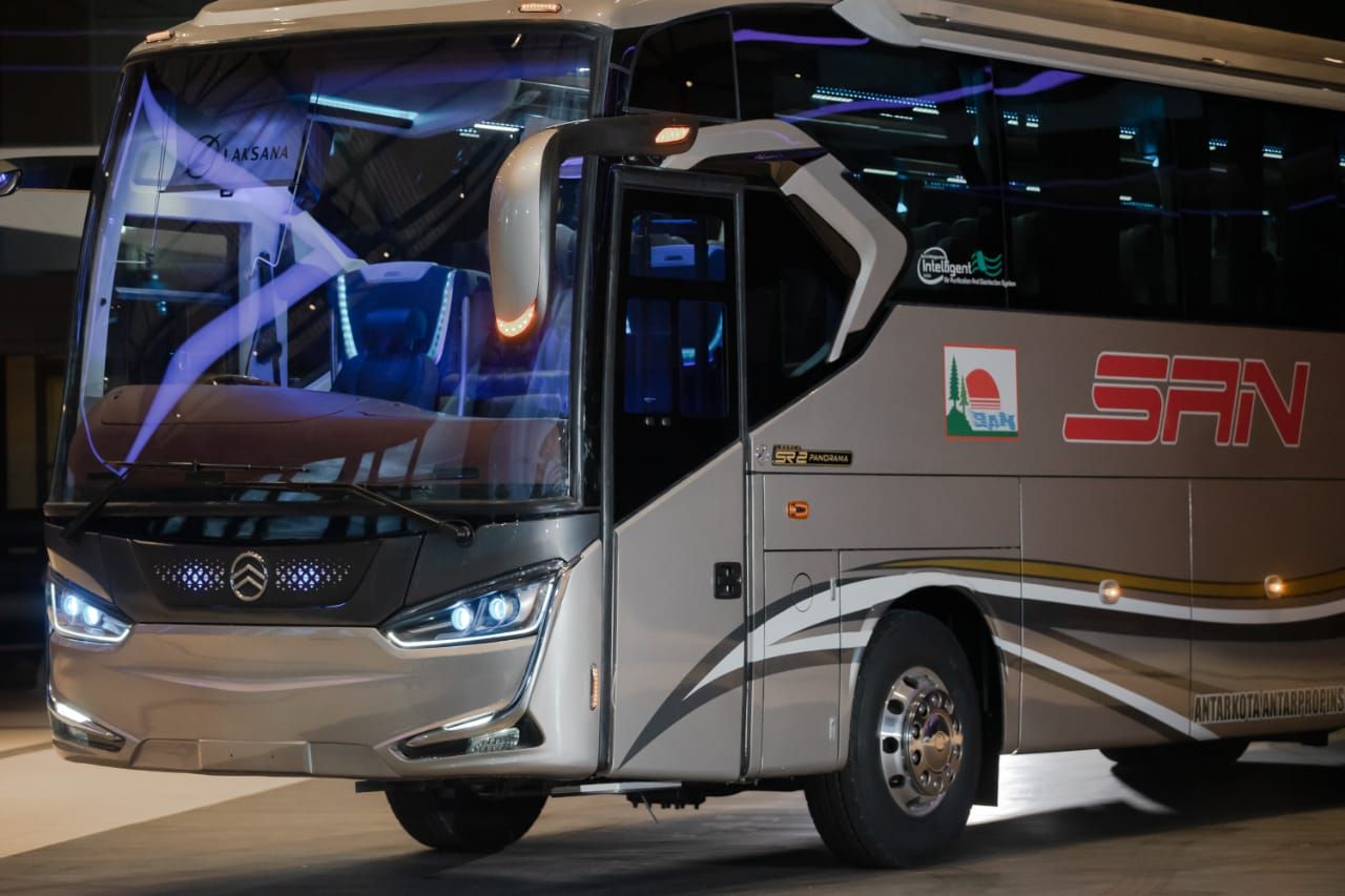Bus single glass Laksana Legacy SR2 Panorama yang akan digunakan PO SAN