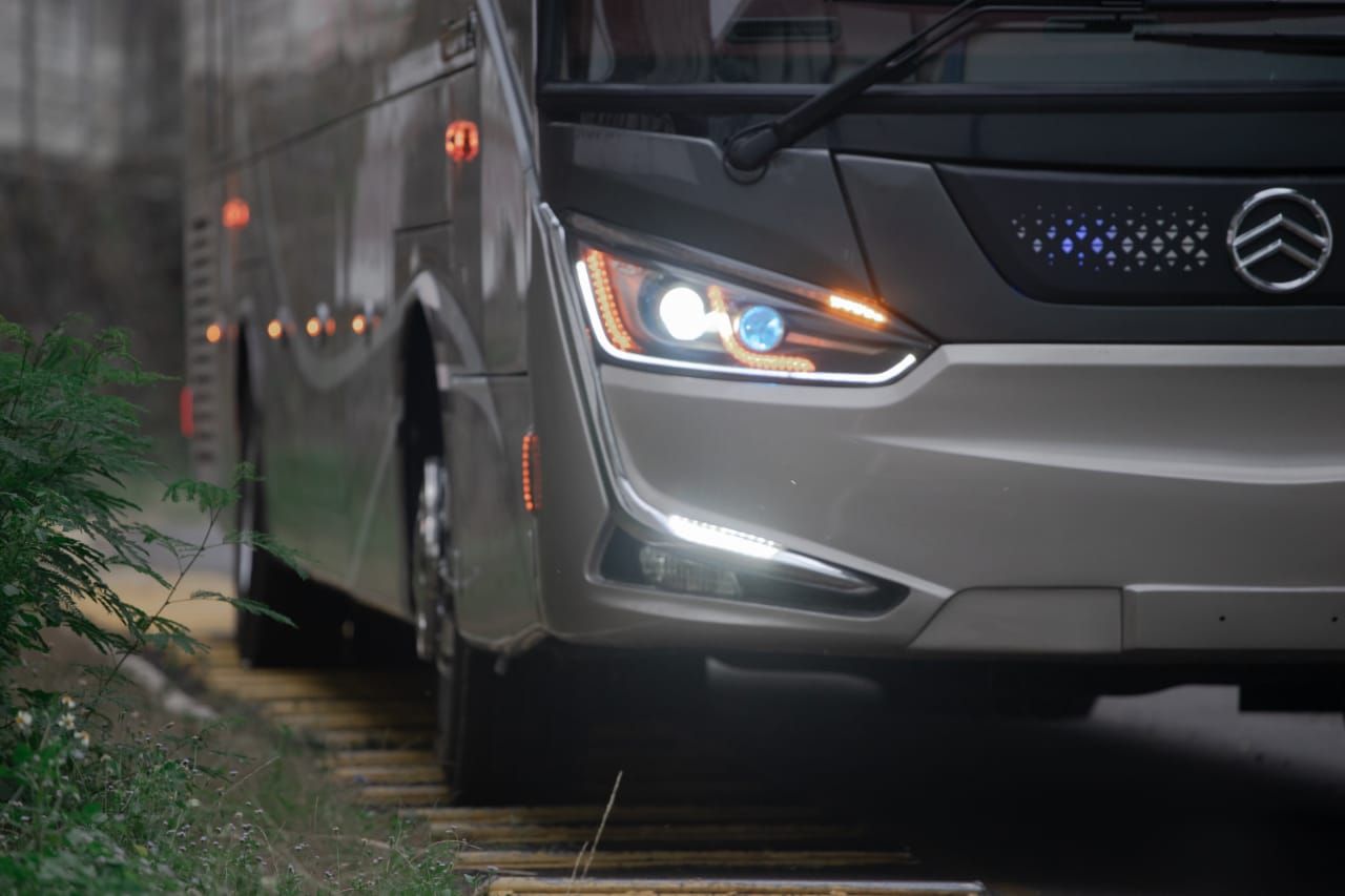 Bus single glass Laksana Legacy SR2 Panorama yang akan digunakan PO SAN