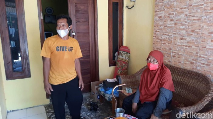 Guru honorer di Karawang tetap semangat ikut tes PPPK meski stroke