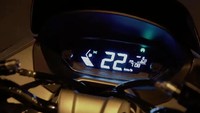 Skutik ini juga akan hadir dengan teknologi terkini, seperti sistem pengereman ABS, sistem keyless, pengisi daya USB, serta panel instrumen full digital. Foto: Tangkapan layar YouTube Haojue Motos do Brasil